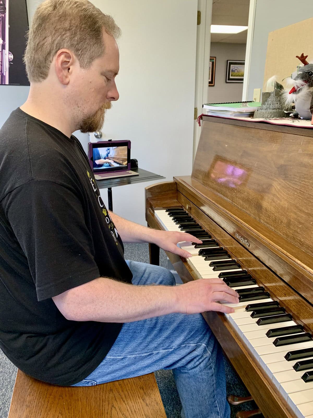 online music lessons camera view piano 01