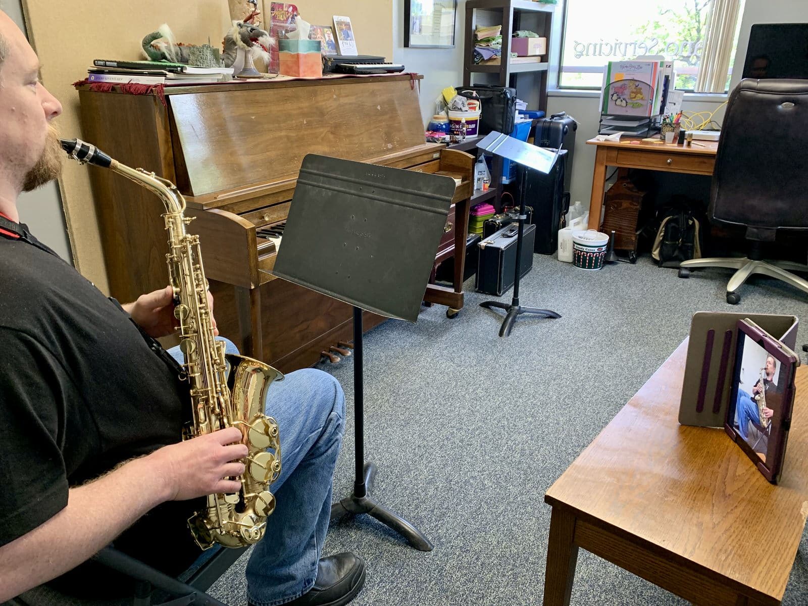 online music lessons camera view saxophone 02